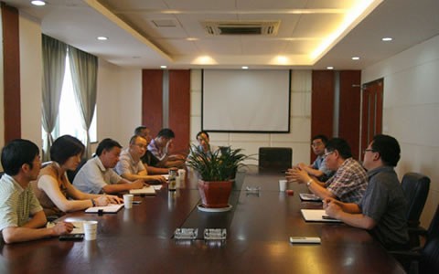 臨安市吳春法（fǎ）副市長蒞（lì）臨公（gōng）司視察指（zhǐ）導工作