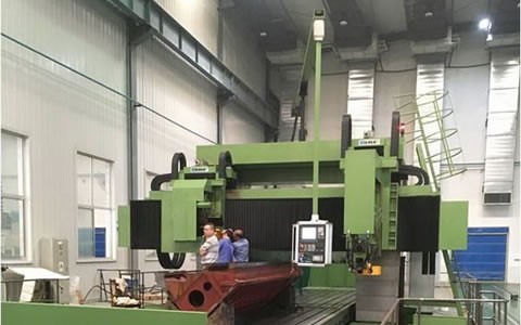 樱桃视频污污污股份12米大型數（shù）控動梁龍門導軌（guǐ）磨床順利交付